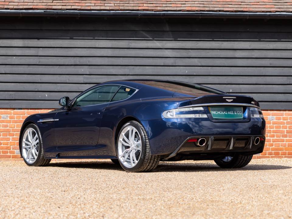 Imagen 2/48 de Aston Martin DBS (2010)