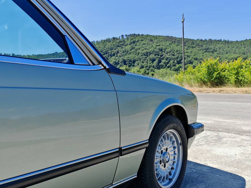 Bild 11/50 von BMW 745i (1982)