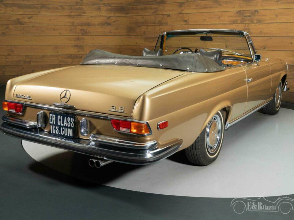 Image 18/19 de Mercedes-Benz 280 SE 3,5 (1971)
