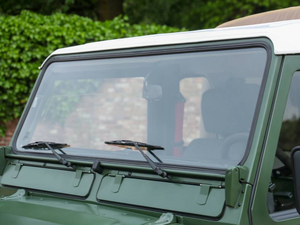 Immagine 43/50 di Land Rover 90 (1990)