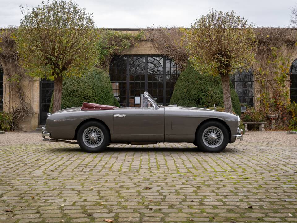 Afbeelding 16/29 van Aston Martin DB 2&#x2F;4 Mk II DHC (1956)