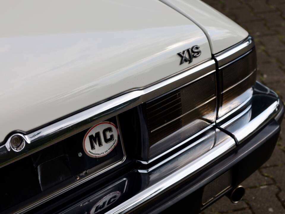 Image 24/29 of Jaguar XJS 4.0 (1991)