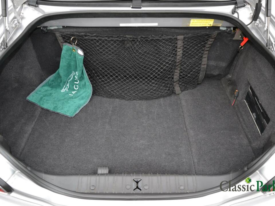 Image 14/50 of Jaguar XKR &quot;Silverstone&quot; (2000)