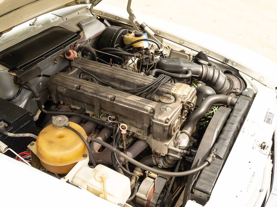 Afbeelding 39/42 van Mercedes-Benz 280 SL (1977)