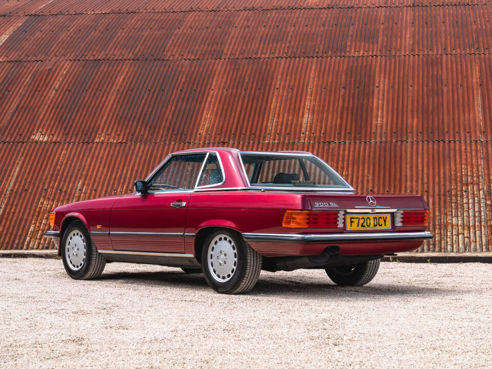 Immagine 11/36 di Mercedes-Benz 300 SL (1989)