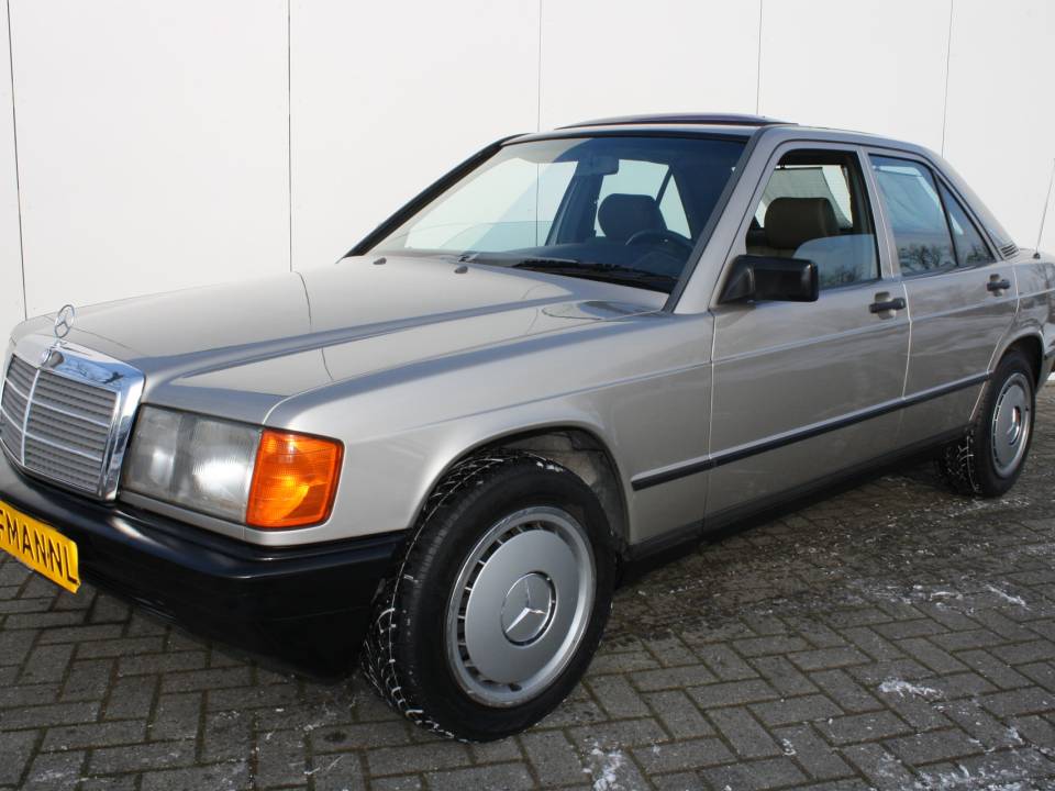 Immagine 1/12 di Mercedes-Benz 190 D (1986)