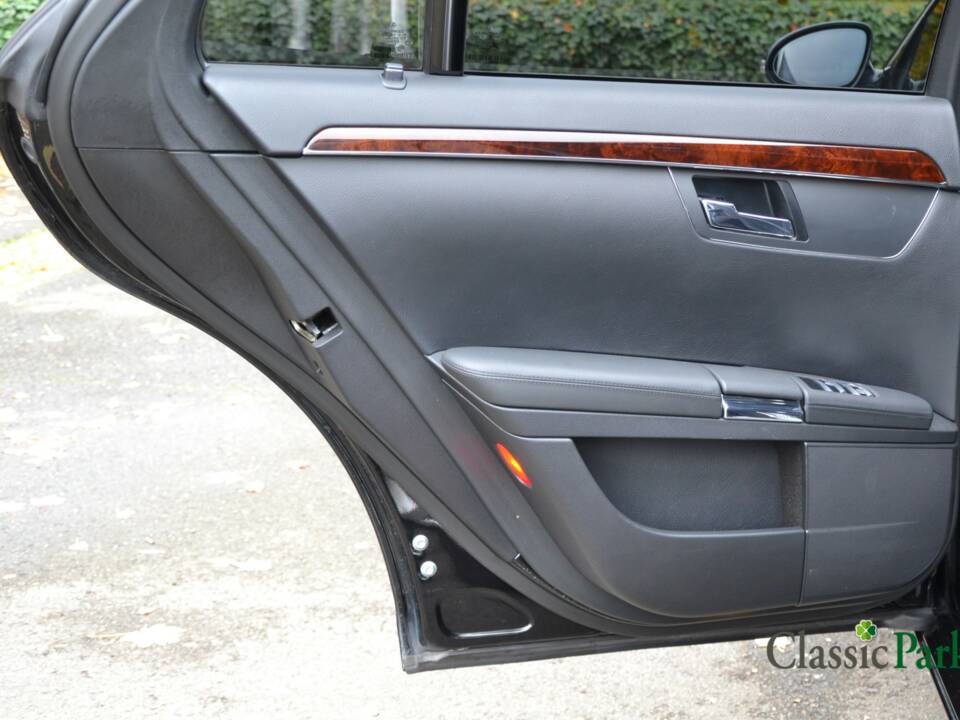 Bild 19/50 von Mercedes-Benz S 500 (2006)