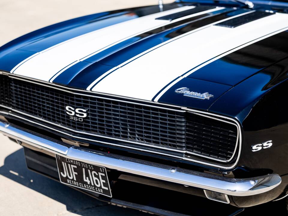 Image 13/29 of Chevrolet Camaro (1967)