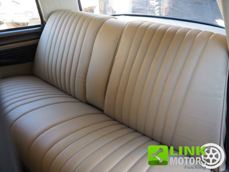 Image 7/10 of Citroën DS 21 (1972)