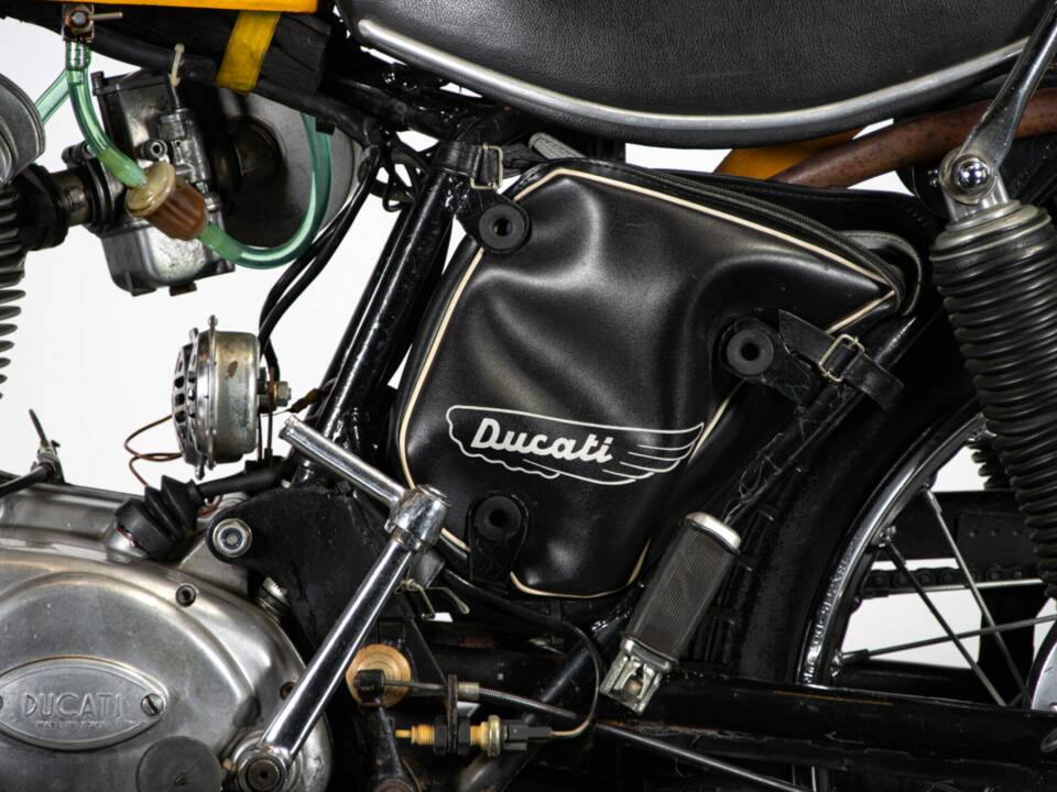 Bild 24/50 von Ducati 250 Scrambler (1971)