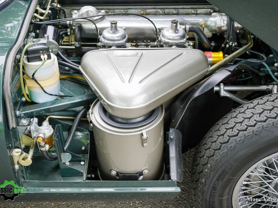 Afbeelding 23/61 van Jaguar E-Type (2+2) (1969)