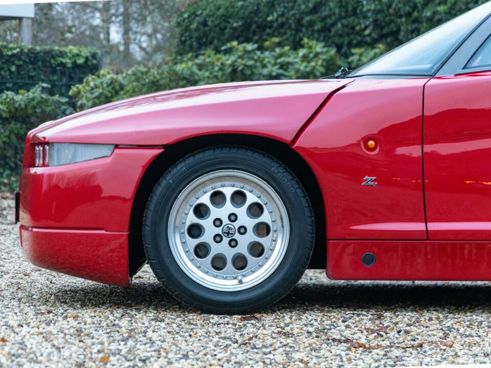 Image 22/50 of Alfa Romeo SZ (1991)