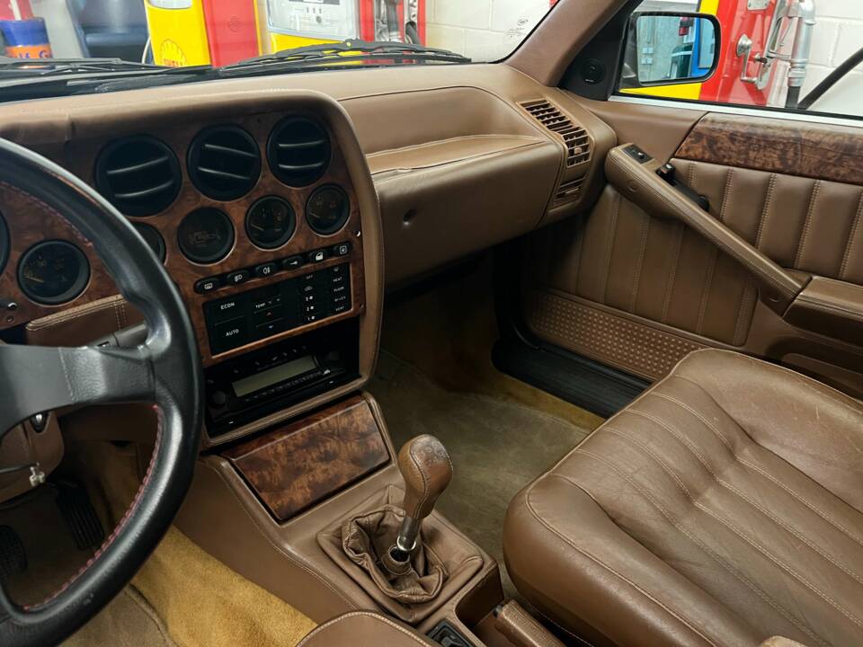 Bild 10/18 von Lancia Thema 8.32 (1988)