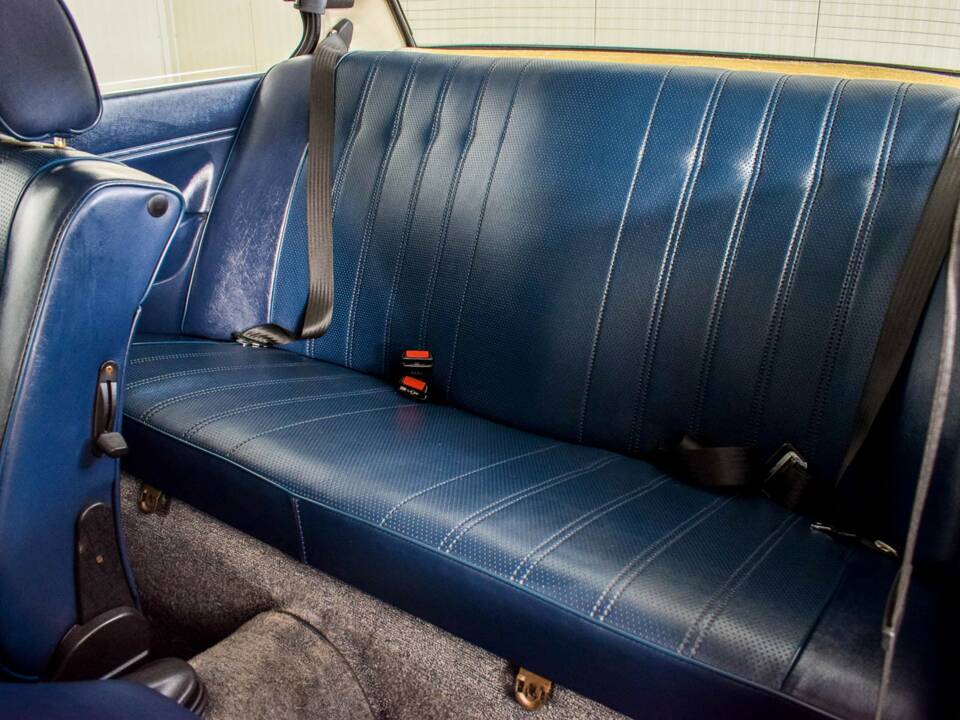 Image 7/50 of BMW 320i (1981)