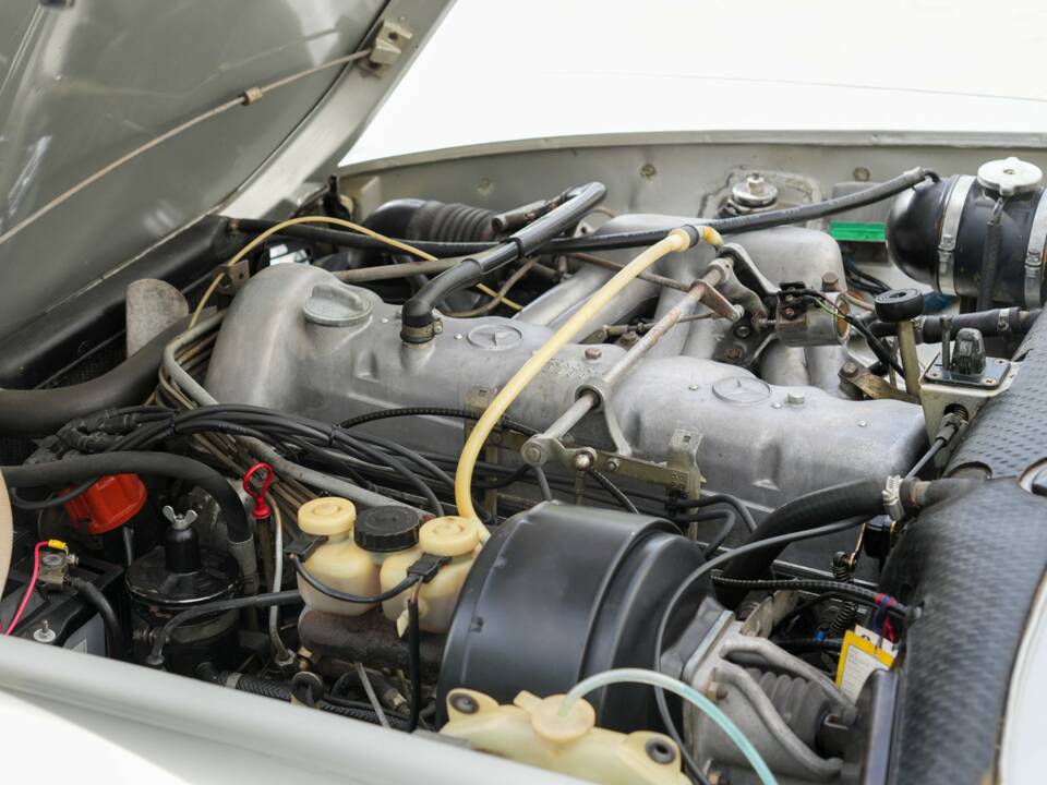 Imagen 36/41 de Mercedes-Benz 280 SL (1971)