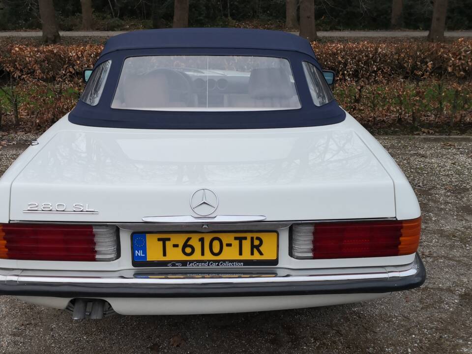 Image 12/33 of Mercedes-Benz 280 SL (1985)