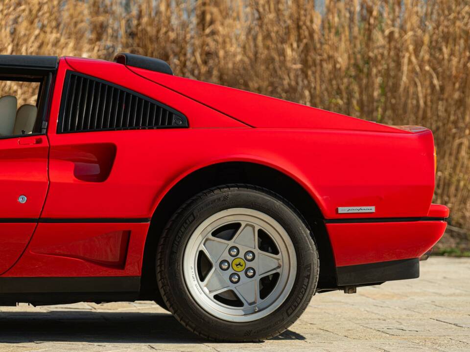 Afbeelding 44/50 van Ferrari 208 GTS Turbo (1986)