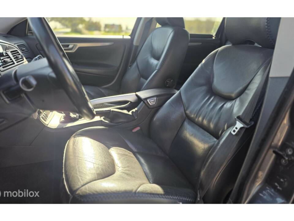 Bild 19/34 von Volvo XC70 2.5T AWD (2006)