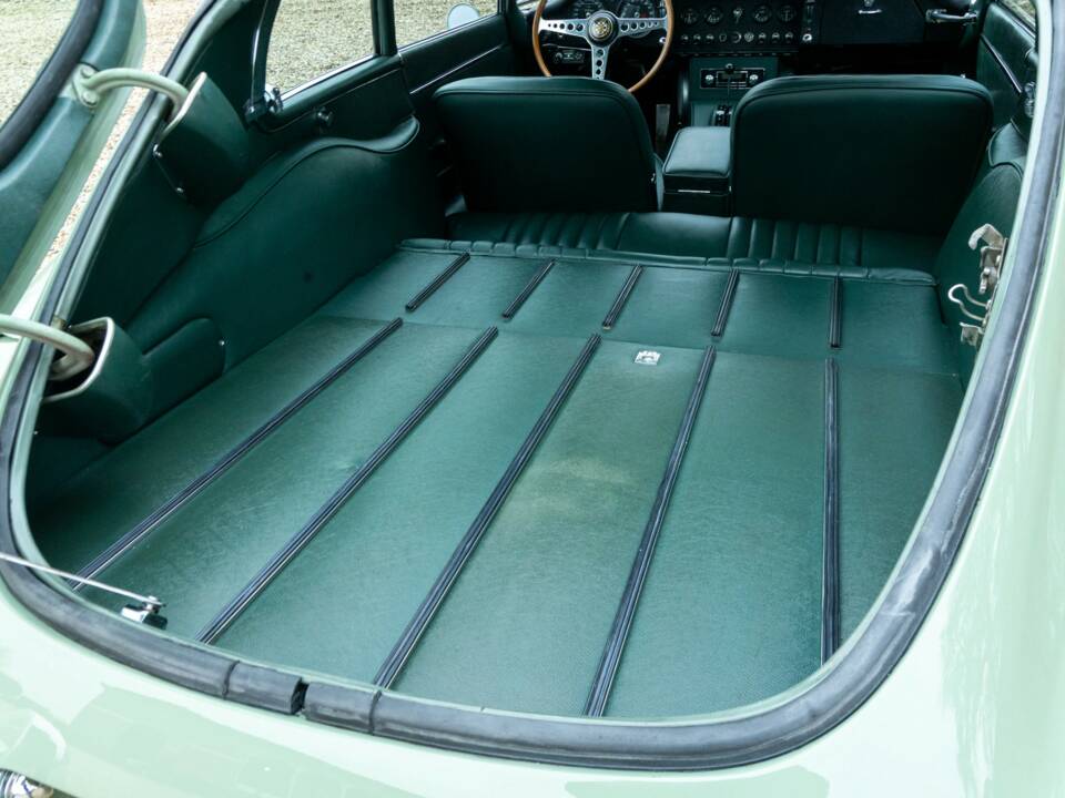 Afbeelding 25/50 van Jaguar E-Type 4.2 (1967)