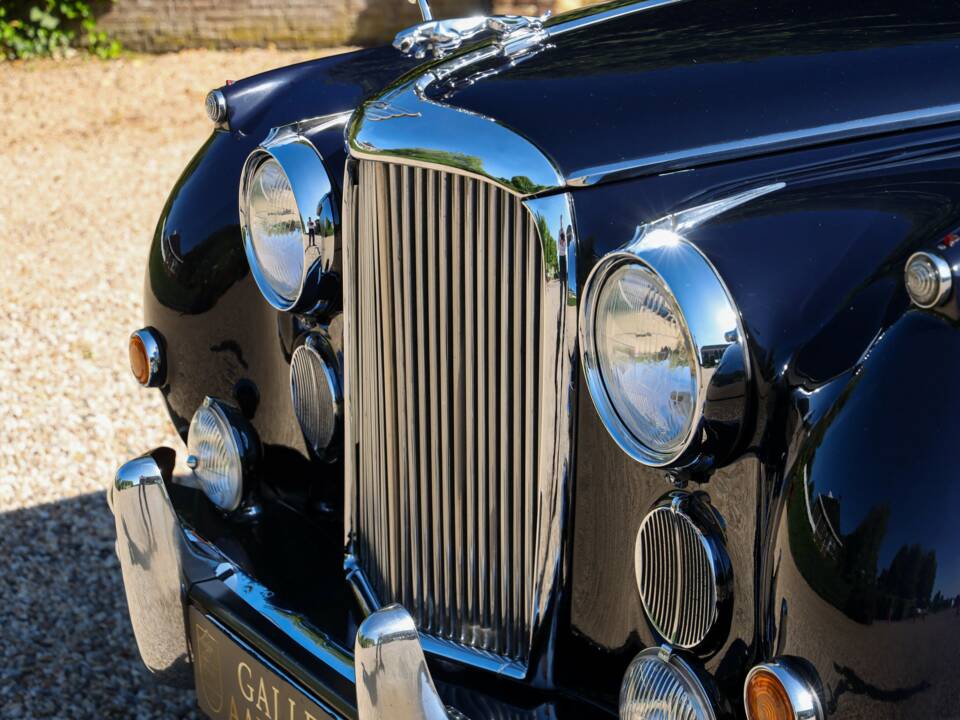 Image 22/50 de Jaguar Mk IX (1961)