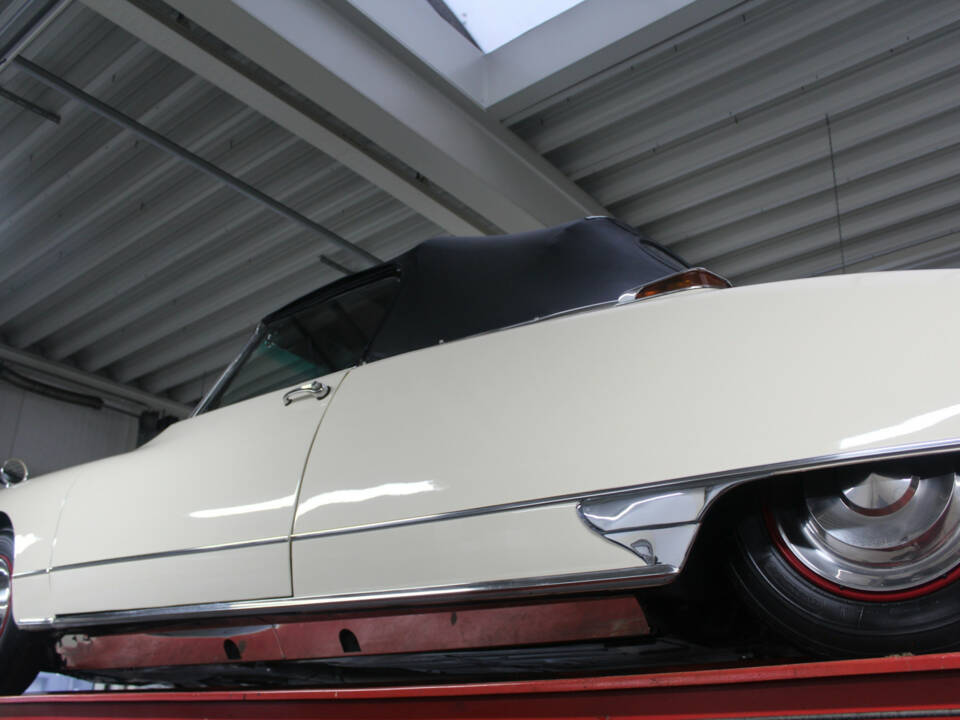 Image 10/50 of Citroën DS 19 Usine (1965)