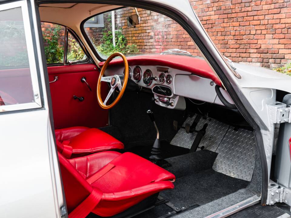 Image 25/48 of Porsche 356 C 1600 (1964)