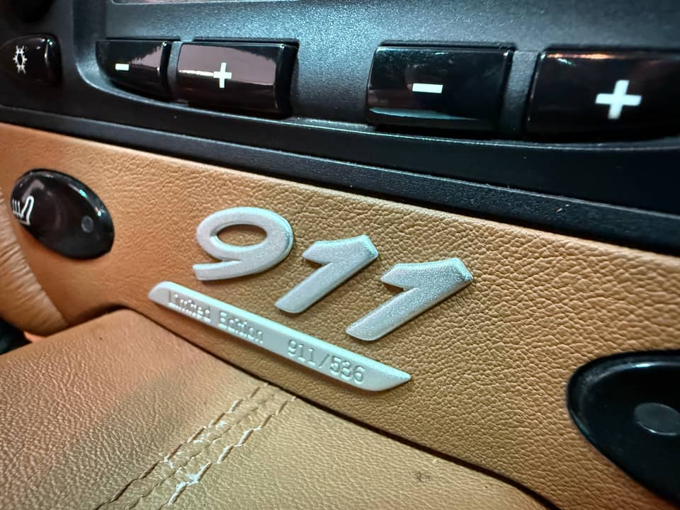 Bild 33/33 von Porsche 911 Carrera 4 "Millenium-Edition" (2000)