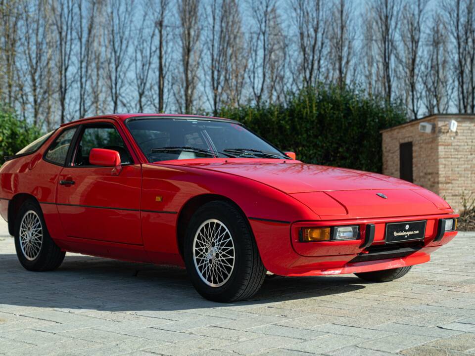 Image 3/50 of Porsche 924 (1983)