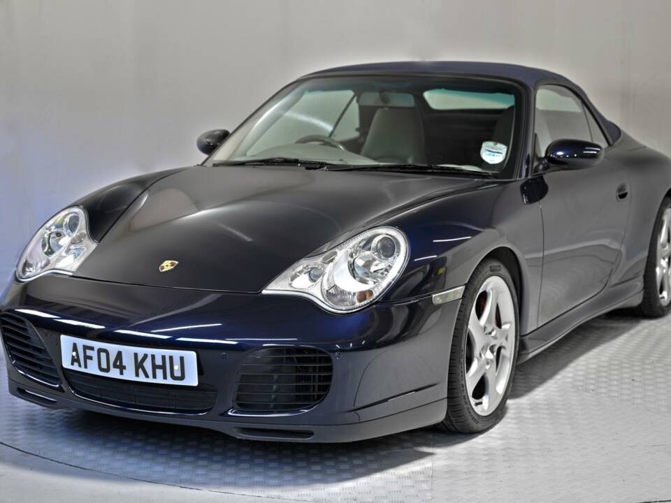 Bild 24/50 von Porsche 911 Carrera 4S (2004)