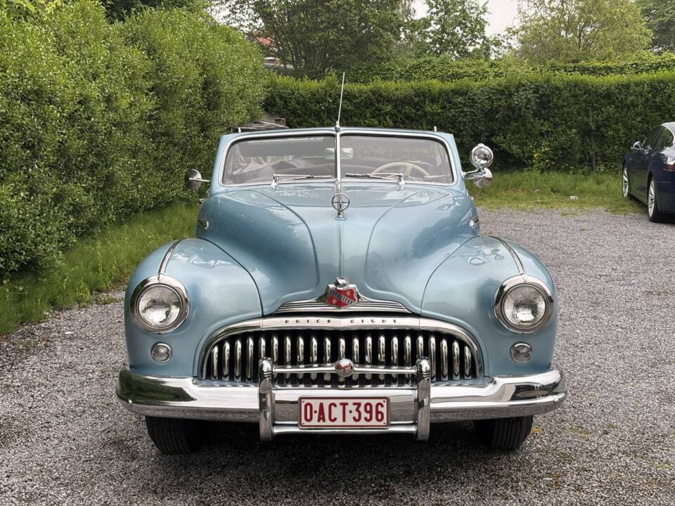 Image 4/8 of Buick Roadmaster (1947)