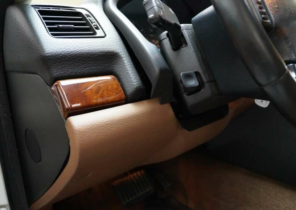 Bild 43/50 von Land Rover Range Rover 4.0 SE (1997)