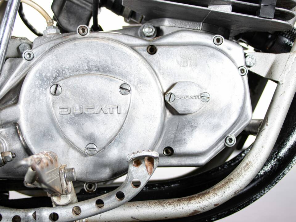Image 37/50 of Ducati DUMMY (1976)