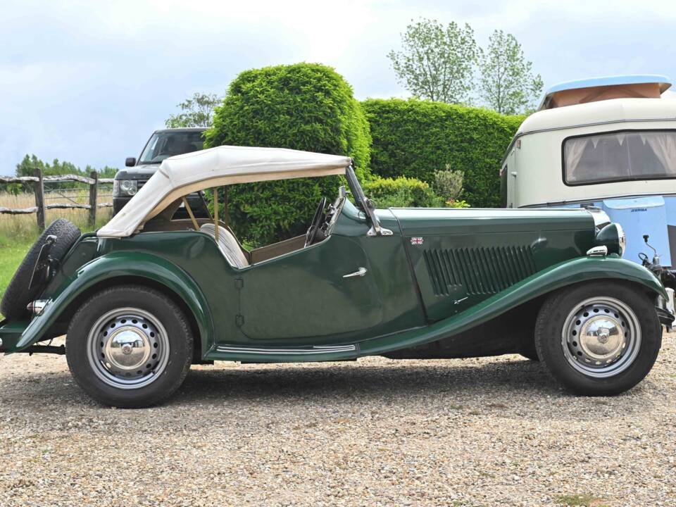 Image 2/50 of MG TD (1953)