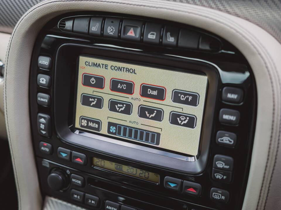 Bild 38/47 von Jaguar XJR (2006)