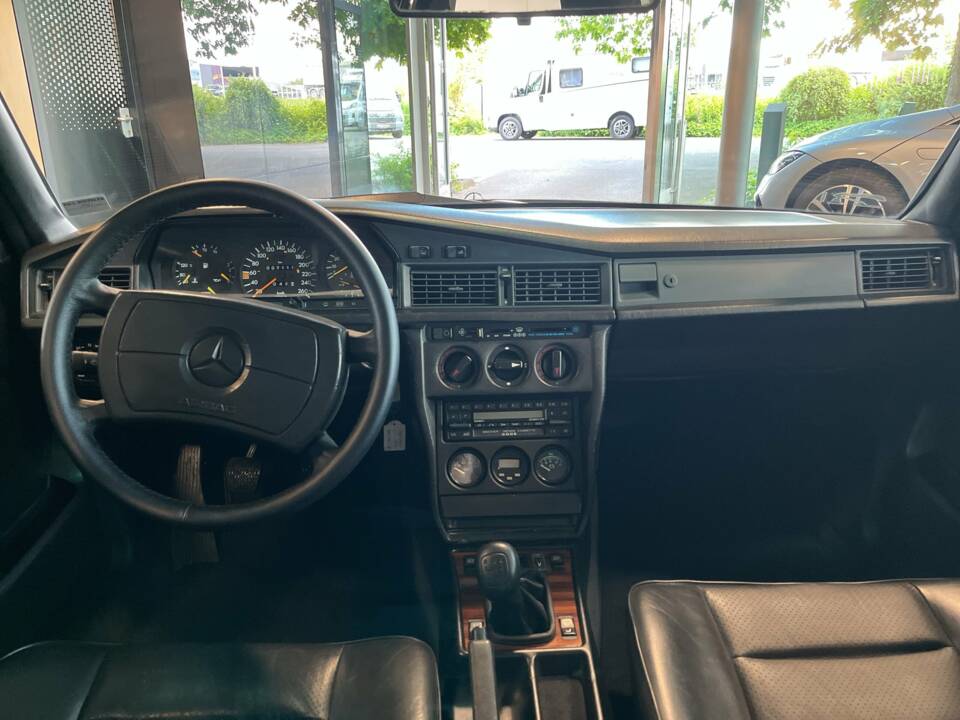 Bild 7/21 von Mercedes-Benz 190 E 2.3-16V (1985)