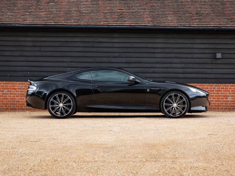 Image 16/94 of Aston Martin DB 9 (2014)