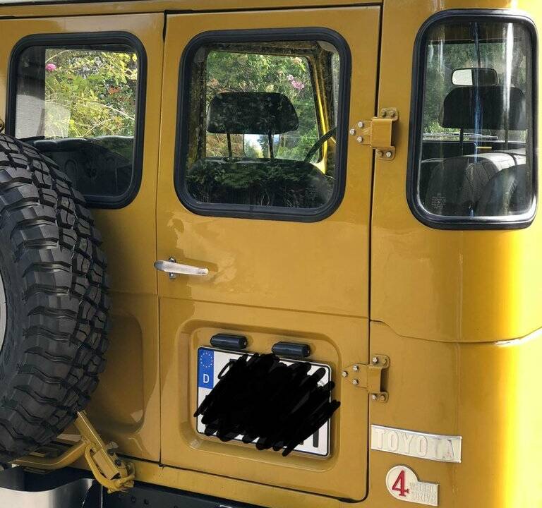 Image 7/8 de Toyota Land Cruiser BJ 40 (1979)