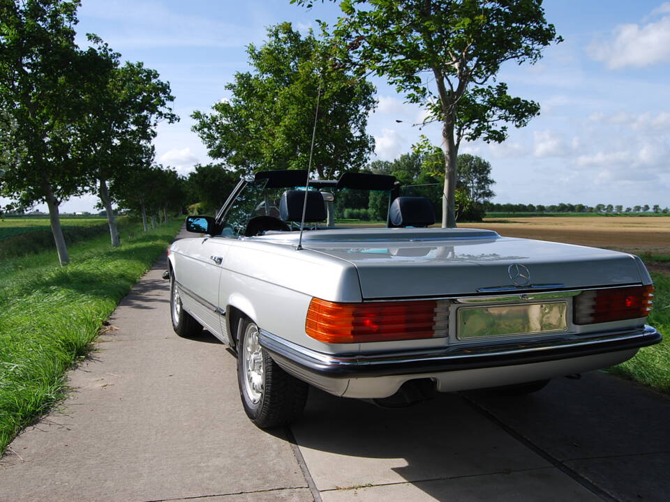 Image 31/96 de Mercedes-Benz 280 SL (1982)