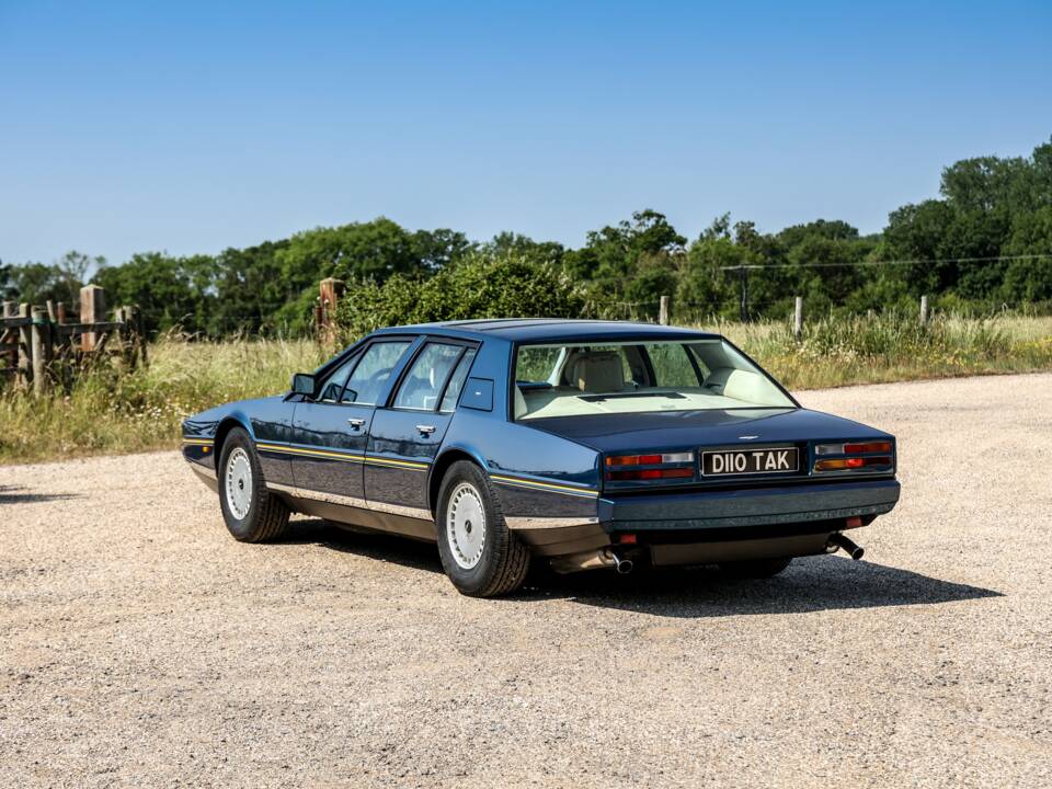 Immagine 8/28 di Aston Martin Lagonda (1987)