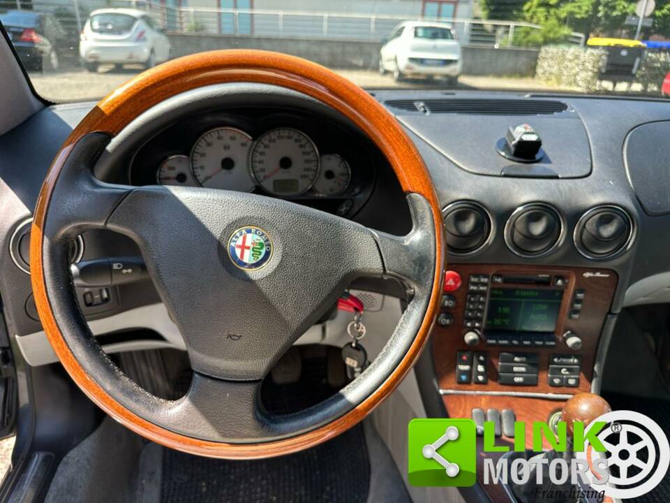 Bild 9/10 von Alfa Romeo 166 2.4 JTD (1999)