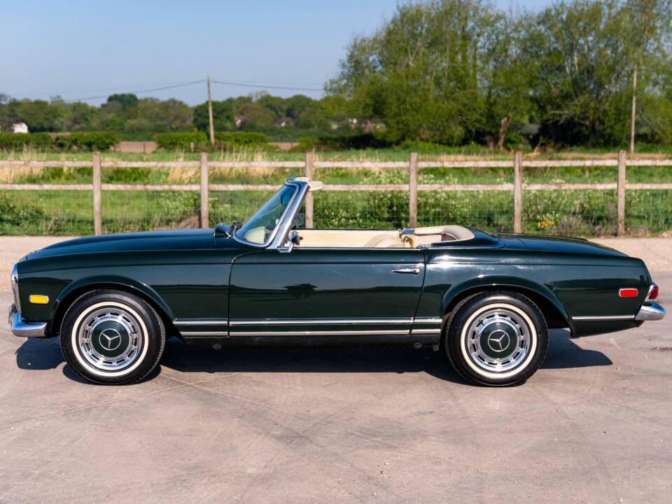 Afbeelding 2/43 van Mercedes-Benz 280 SL (1968)