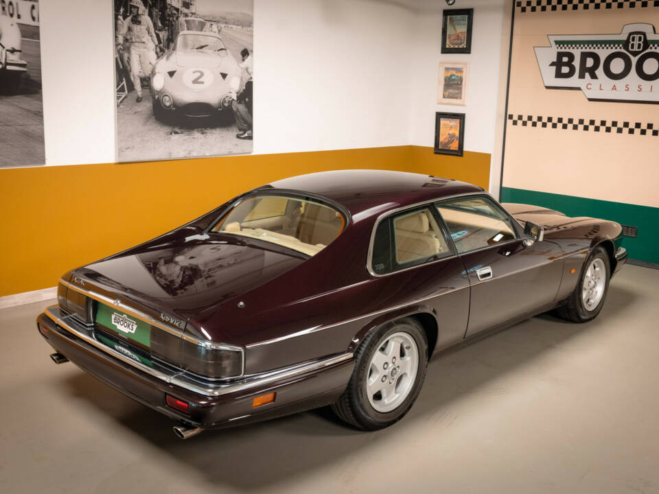 Image 48/50 of Jaguar XJS 6.0 (1994)