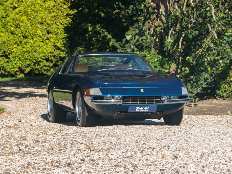 Image 2/17 de Ferrari 365 GTB&#x2F;4 Daytona (1973)