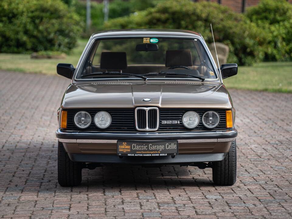 Image 6/76 of BMW 323i (1982)