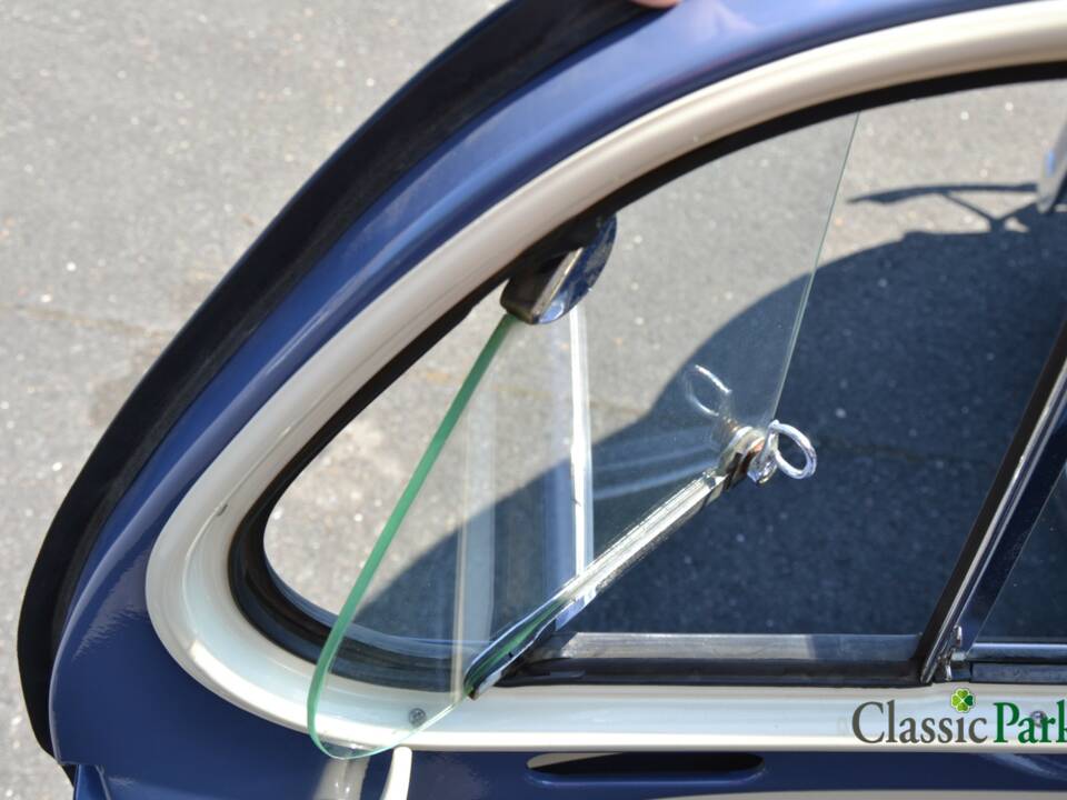 Imagen 29/50 de Renault 4 CV Décapotable (1954)