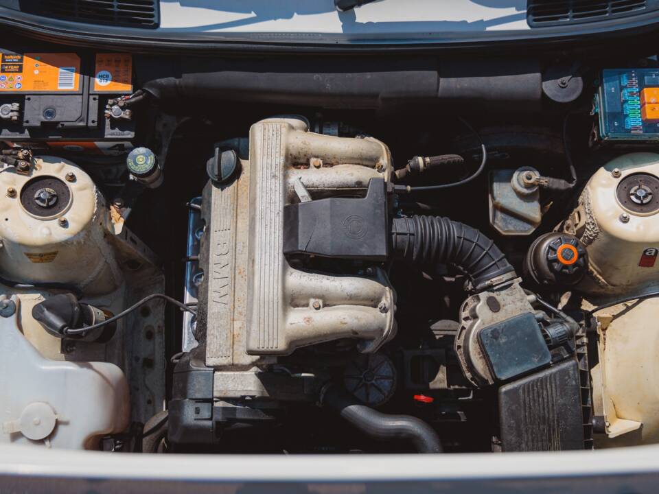 Bild 6/36 von BMW 318i (1991)
