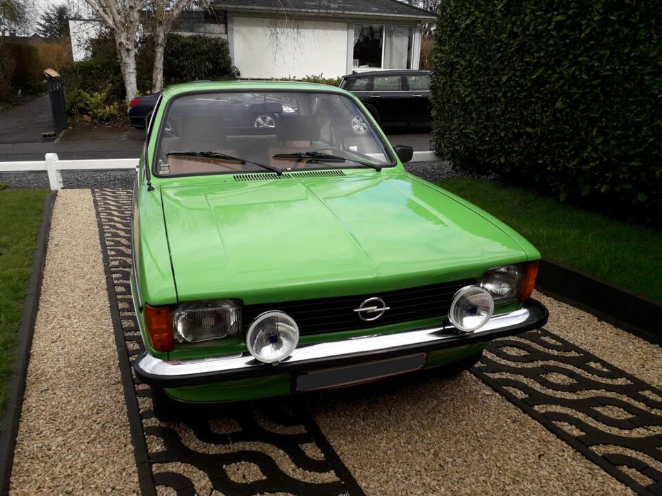 Bild 3/8 von Opel Kadett 1,2 S (1977)