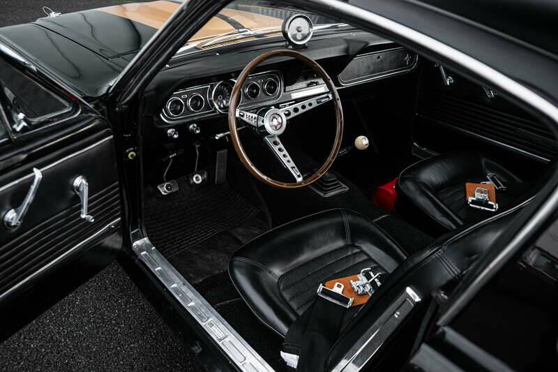 Image 28/38 of Ford Shelby GT 350H (1966)