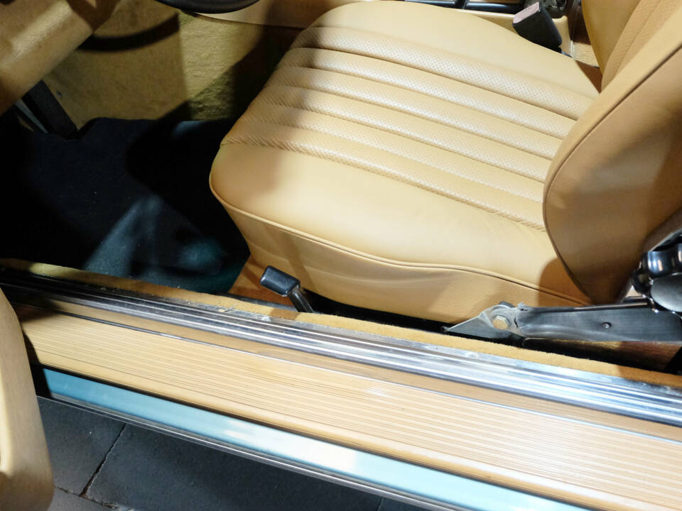 Bild 16/42 von Mercedes-Benz 560 SL (1989)