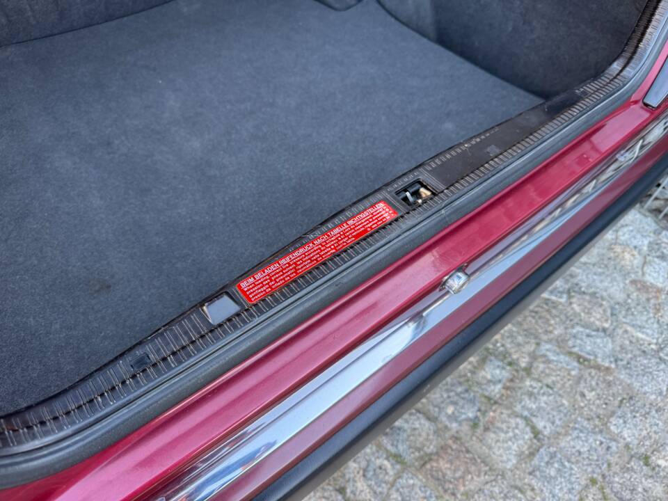 Immagine 39/75 di Mercedes-Benz 230 E (1992)